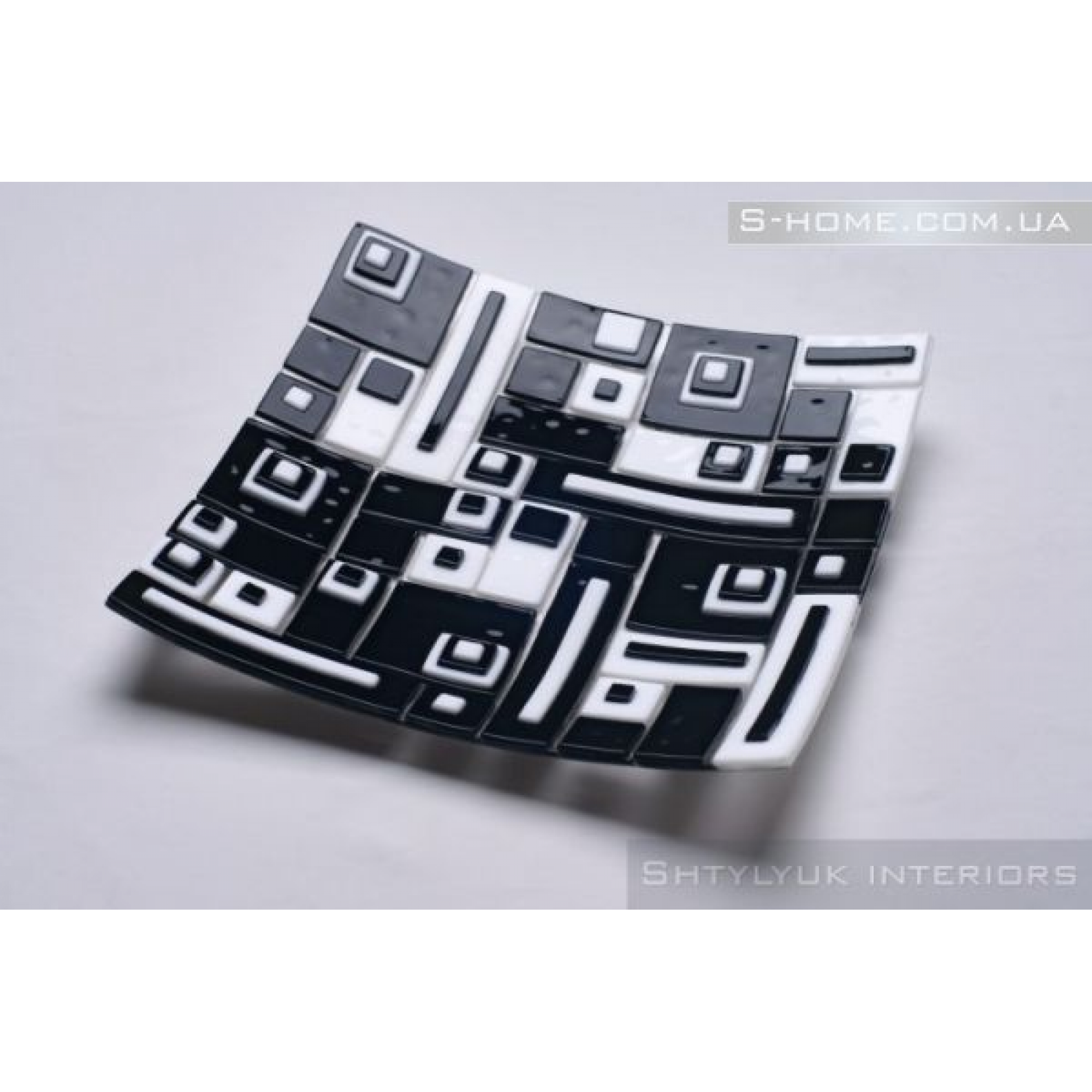 Декоративна тарілка зі скла фьюзинг S-Interiors Domino